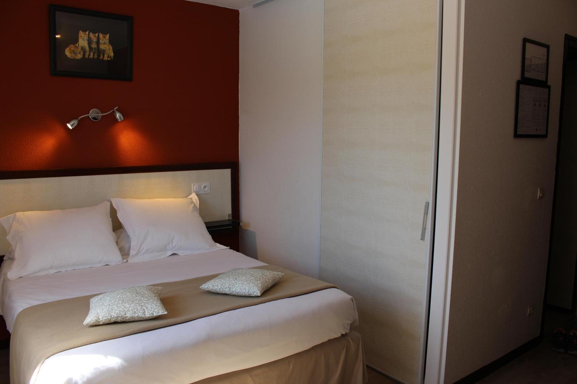 Hotel Les Gabarres Tour-de-Faure Eksteriør bilde