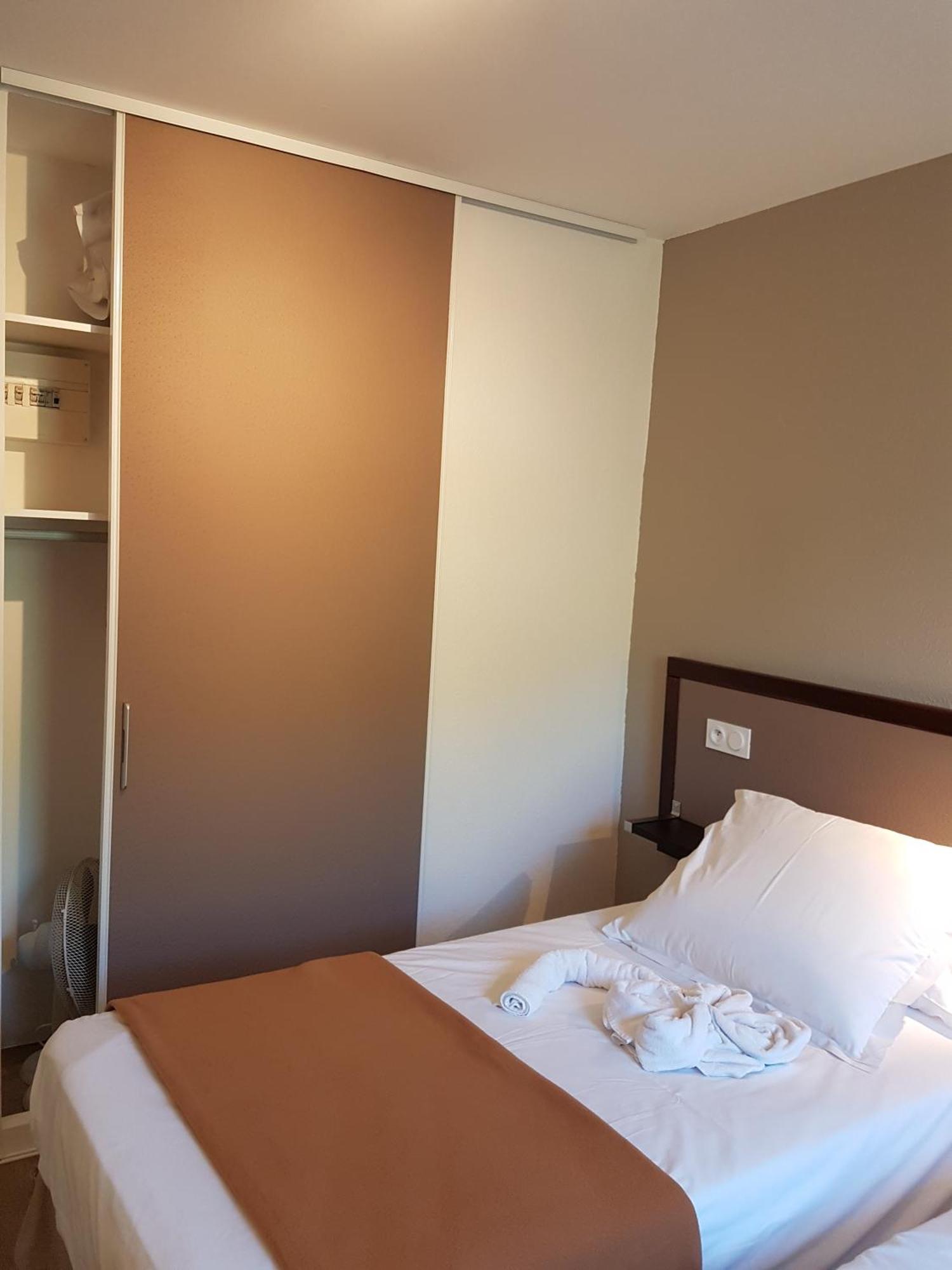 Hotel Les Gabarres Tour-de-Faure Rom bilde
