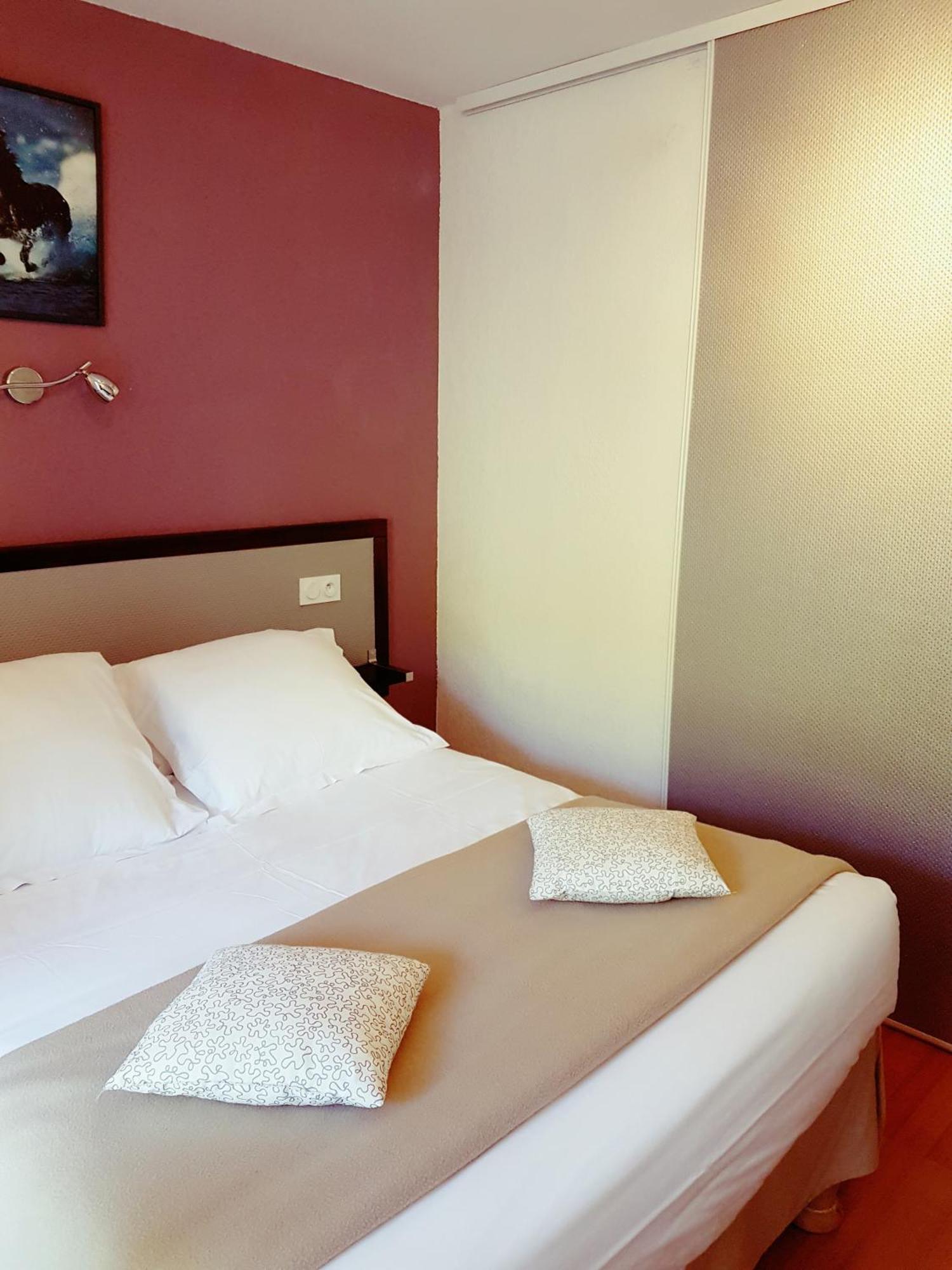 Hotel Les Gabarres Tour-de-Faure Rom bilde